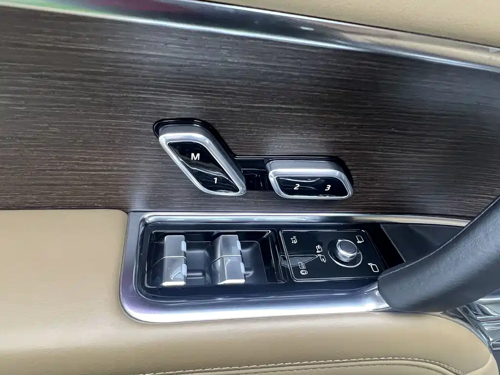 Range Rover 2024 3.0 L6 360PS Grand Edition купить на сайте DeffCars