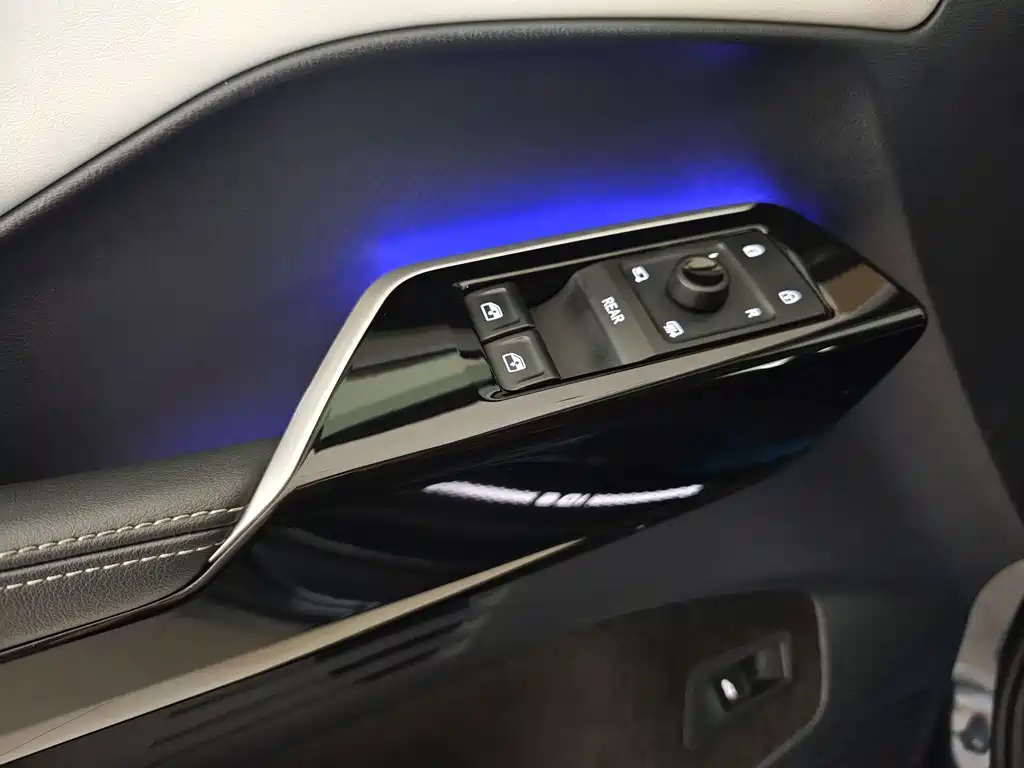 ID.6 CROZZ 2024 PRO купить на сайте DeffCars