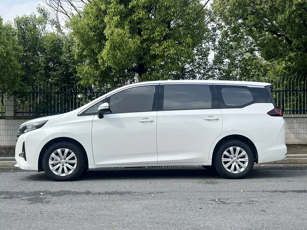 Trumpchi M6 2019 270T automatic luxury version (seven seats) National V купить на сайте DeffCars