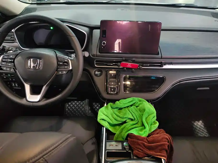 Alison 2022 2.0L e:HEV Deluxe Edition купить на сайте DeffCars