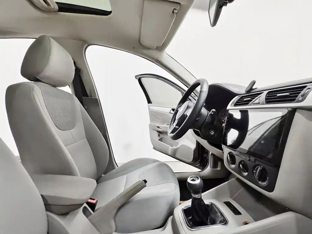 Bora 2012 1.6L manual comfort type купить на сайте DeffCars