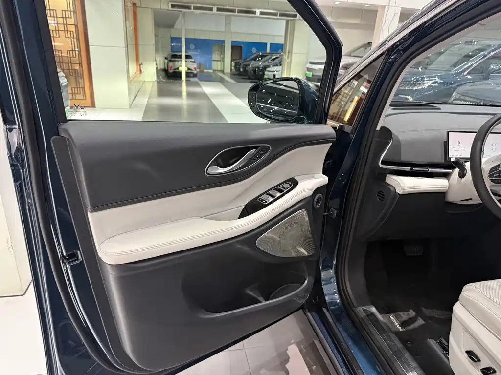 Lantu Dreamer 2025 PHEV four-wheel drive flagship Kunpeng version купить на сайте DeffCars