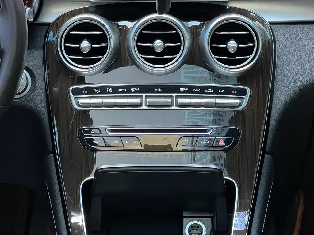 Mercedes-Benz GLC 2017 GLC 260 4MATIC luxury model купить на сайте DeffCars