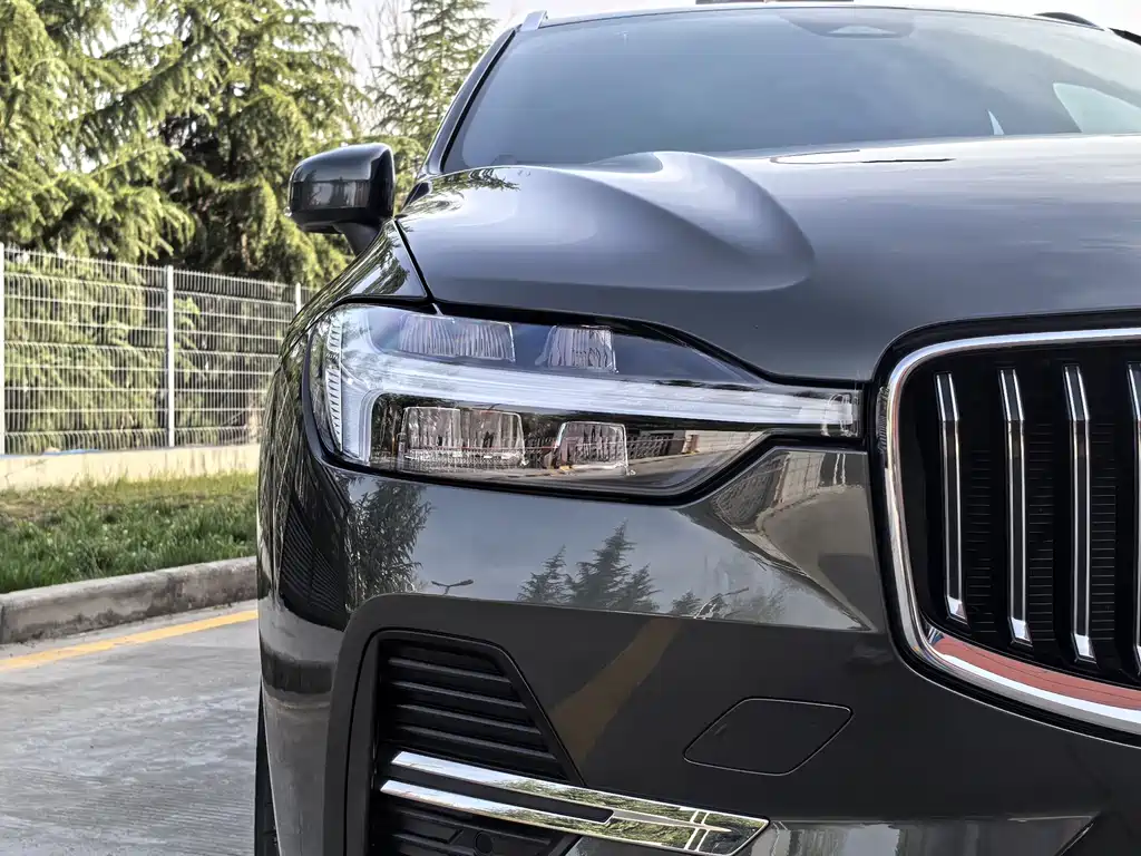 Volvo XC60 2022 B5 four-wheel drive Zhiyi Luxury Edition купить на сайте DeffCars