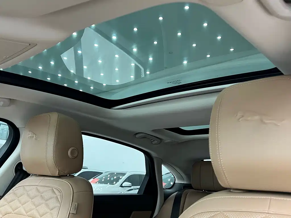 Jaguar XFL 2023 XFL 2.0T P250 two-wheel drive exclusive luxury version купить на сайте DeffCars