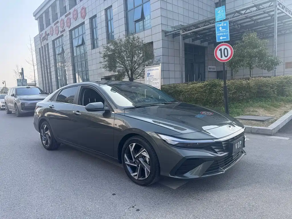 Elantra 2023 1.5L CVT LUX Premium Edition купить на сайте DeffCars