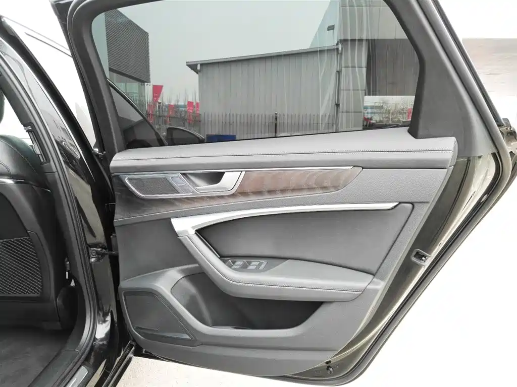 Audi A6L 2023 45 TFSI quattro exclusive dynamic model купить на сайте DeffCars