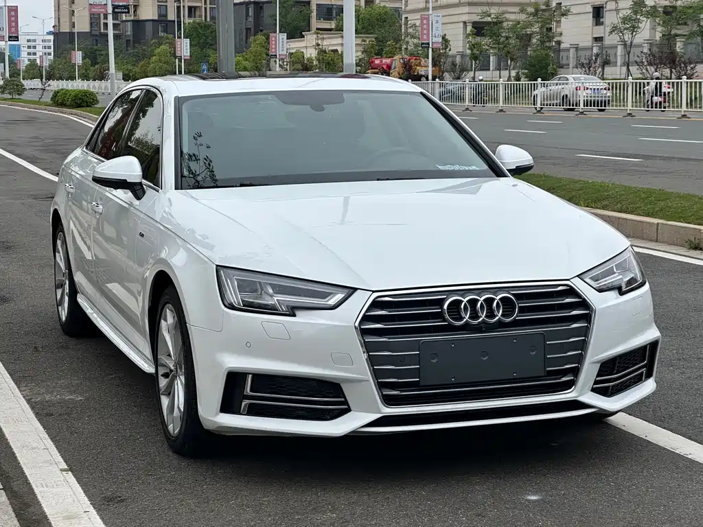 Audi A4L 2018 30th Anniversary Model 40 TFSI Fashion Model купить на сайте DeffCars
