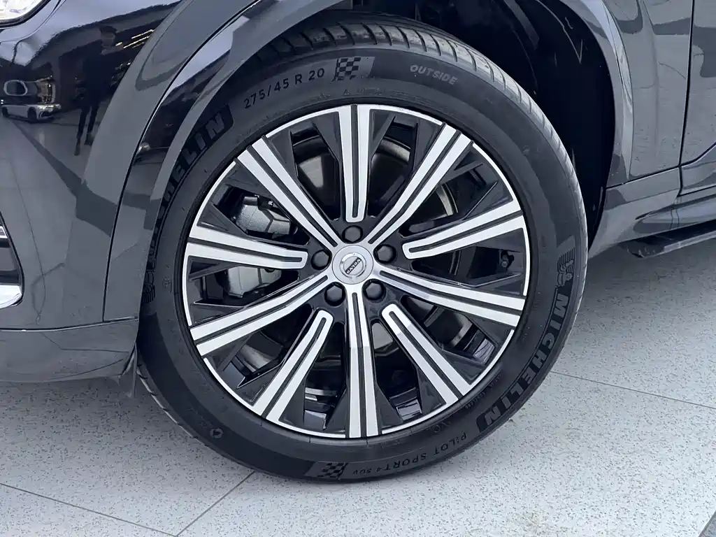 Volvo XC90 2024 B6 Zhiyi Luxury Edition 7 seats купить на сайте DeffCars