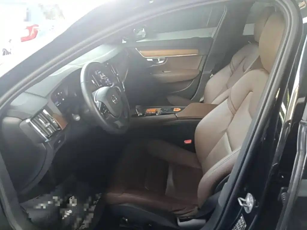Volvo S90 2023 B5 Zhiyi Luxury Edition купить на сайте DeffCars