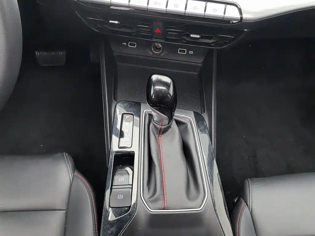 MG5 2023 180DVVT CVT Deluxe Edition купить на сайте DeffCars