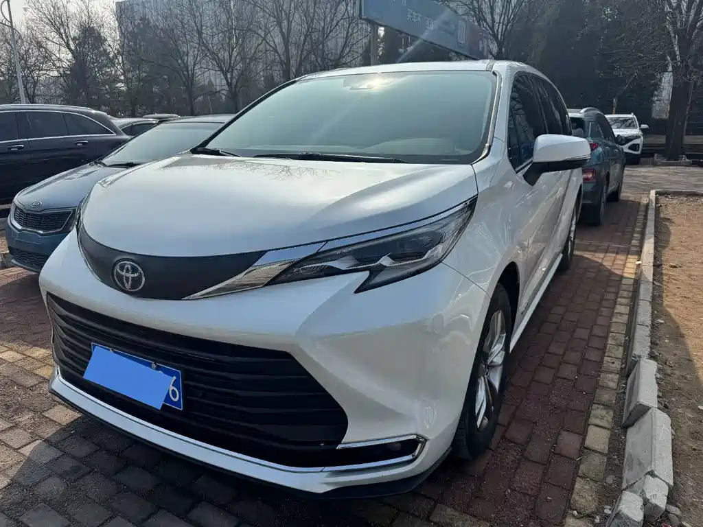 SIENNA 2023 2.5L Hybrid Comfort Edition купить на сайте DeffCars