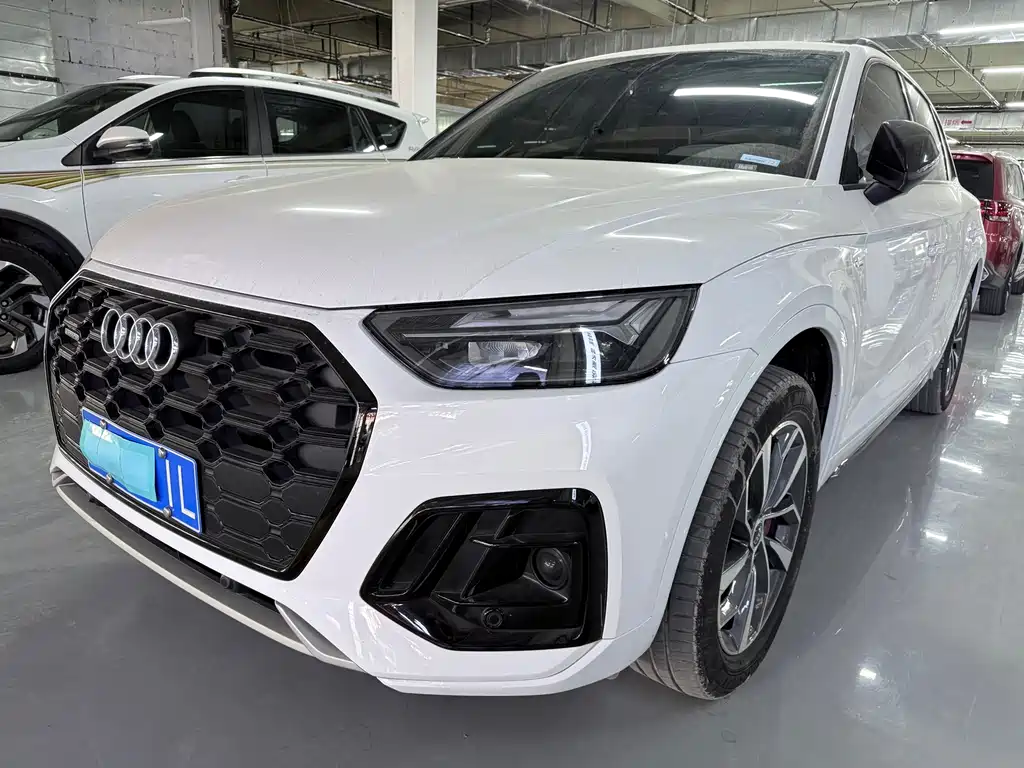 Audi Q5L 2025 40 TFSI Fashionable and Dynamic купить на сайте DeffCars