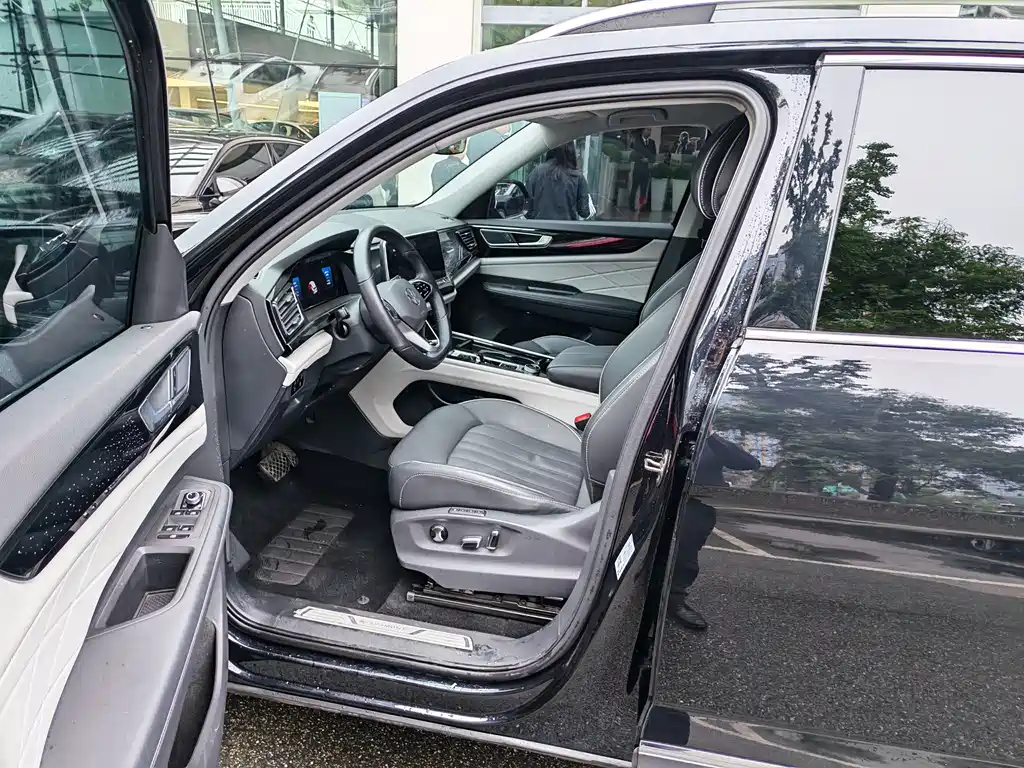Touron 2022 380TSI four-wheel drive luxury version купить на сайте DeffCars