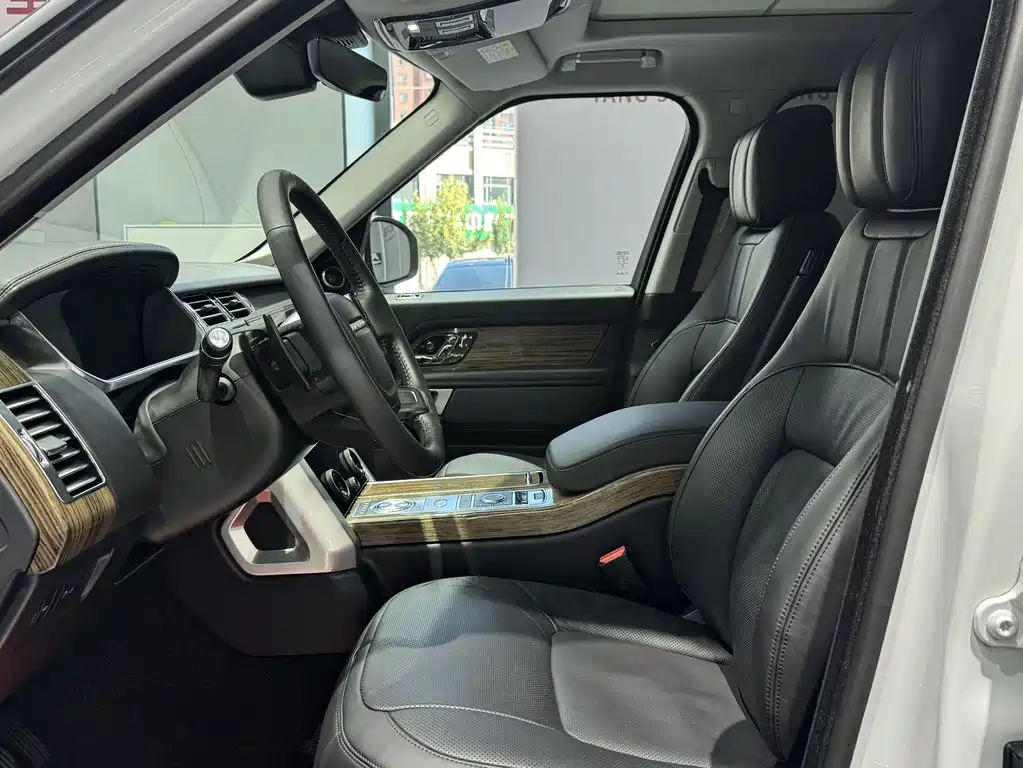 2019 Range Rover 3.0 SCV6 Legendary Edition купить на сайте DeffCars
