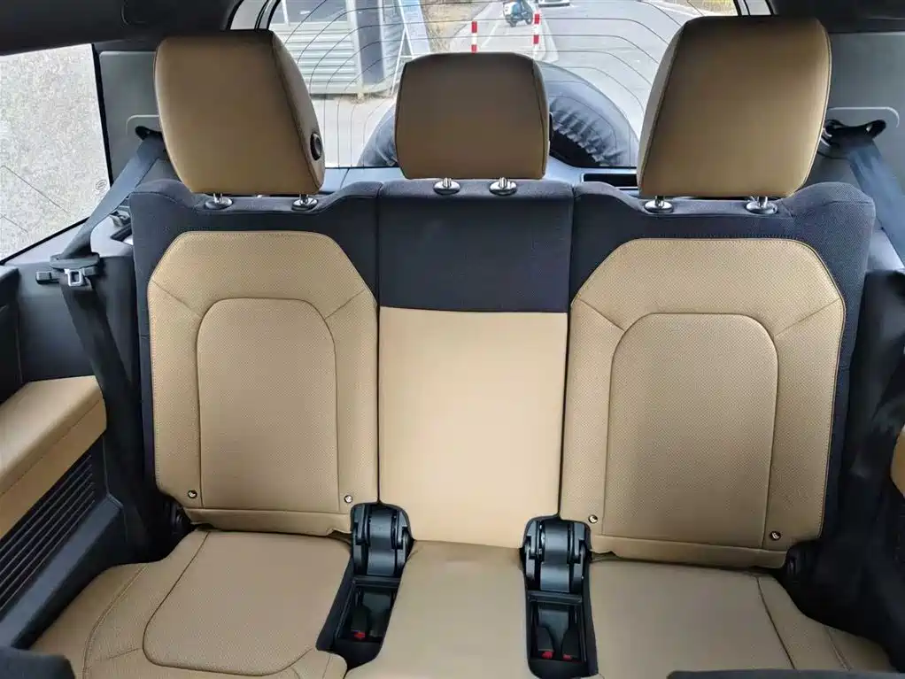 Land Rover Defender 2025 130 3.0T P400 seven-seat luxury version купить на сайте DeffCars