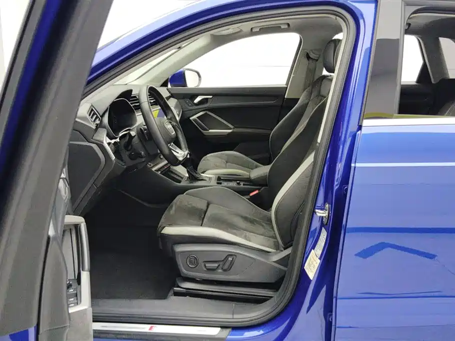 Audi Q3 2021 35 TFSI Fashionable and Dynamic купить на сайте DeffCars