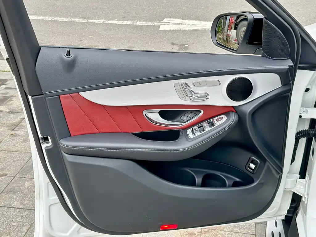 Mercedes-Benz GLC coupe 2022 facelift GLC 260 4MATIC coupe SUV купить на сайте DeffCars