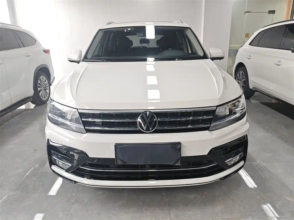 Tiguan L 2021 330TSI automatic two-wheel drive R-Line version купить на сайте DeffCars