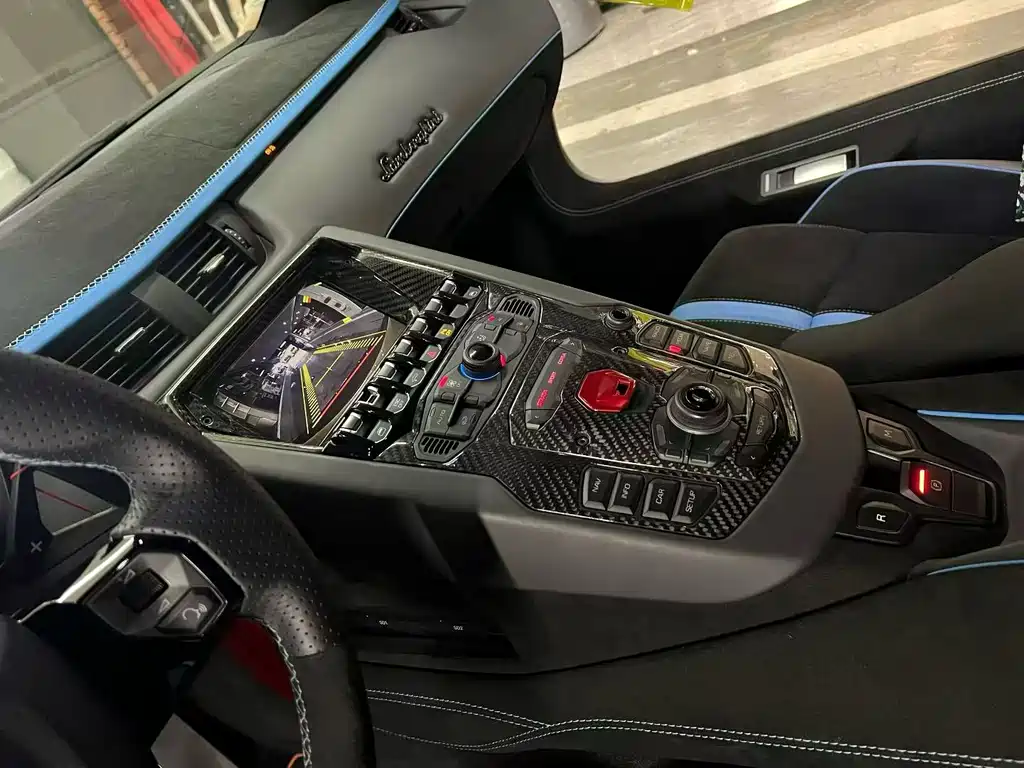 Aventador 2011 LP 700-4 купить на сайте DeffCars