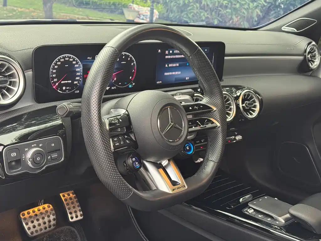 Mercedes-Benz A-Class AMG 2024 AMG A 35 L 4MATIC купить на сайте DeffCars