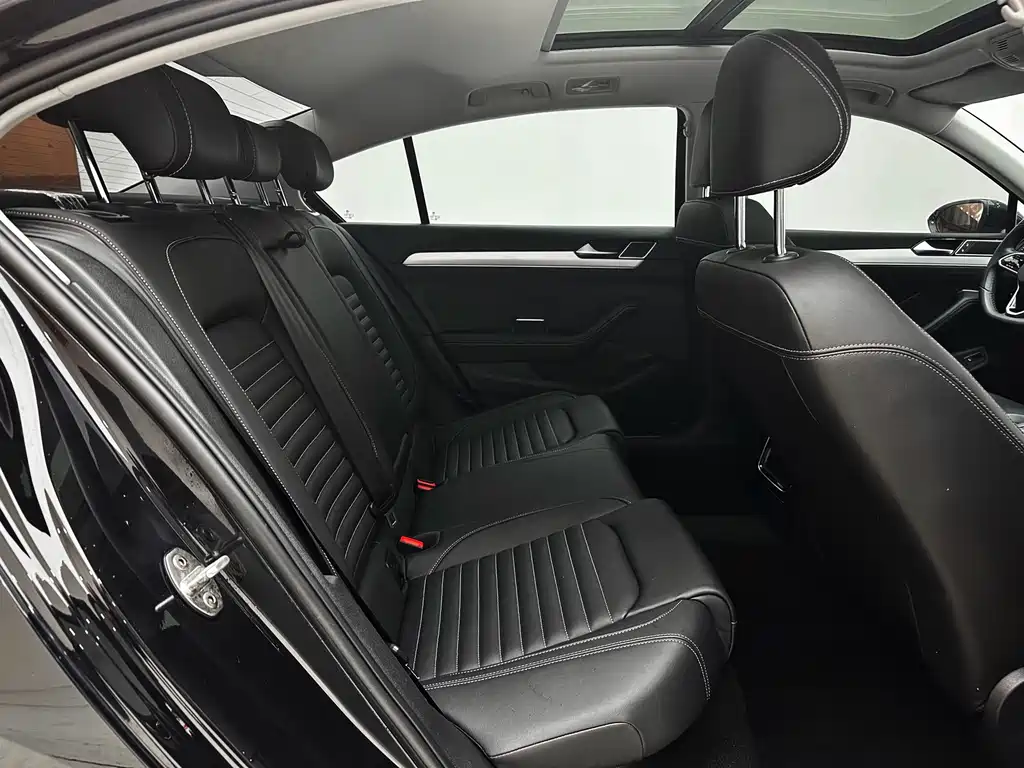 Magotan 2023 2 million commemorative edition 280TSI DSG comfort model купить на сайте DeffCars