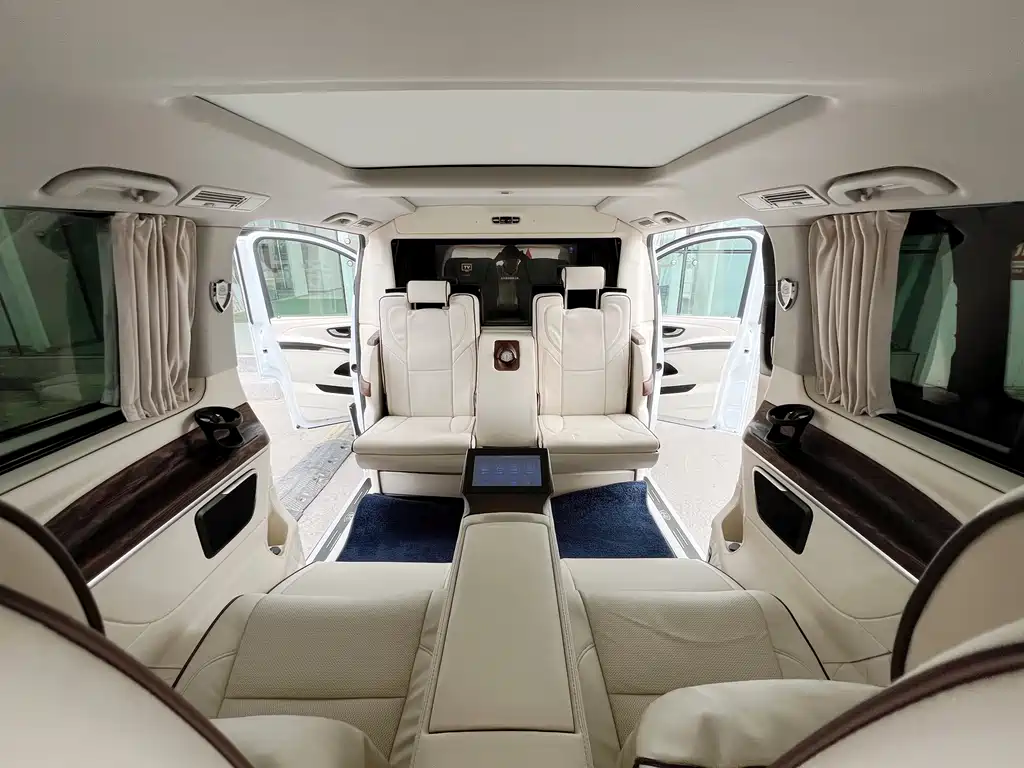 Mercedes-Benz V-Class 2018 V 260 L Premium Extended Edition National VI купить на сайте DeffCars
