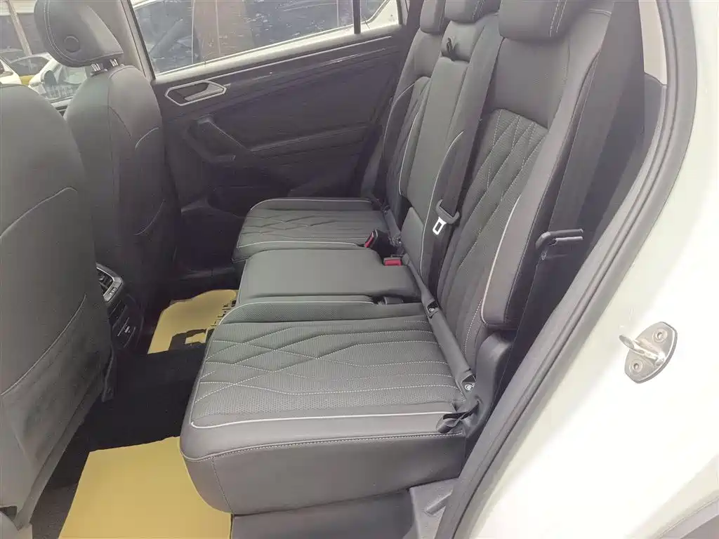 Tiguan L 2023 330TSI automatic two-wheel drive smart version купить на сайте DeffCars