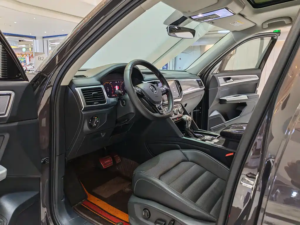 Touron 2020 facelift 380TSI four-wheel drive luxury version купить на сайте DeffCars