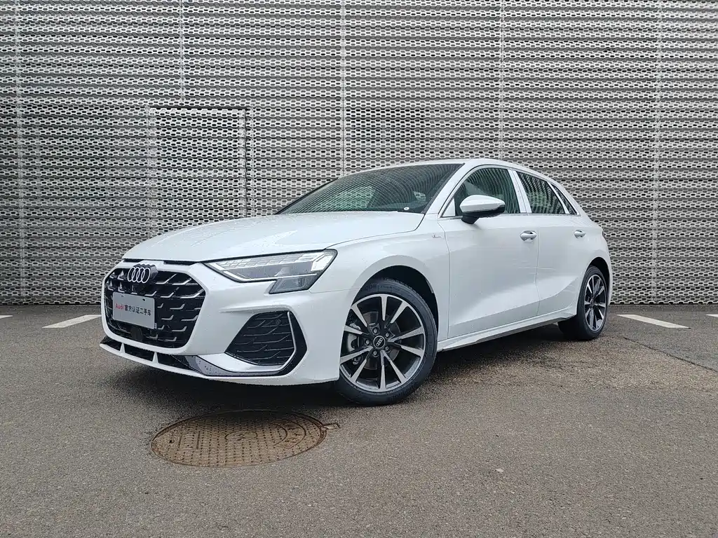 Audi A3 2026 Sportback 35TFSI Flying Spur Enjoyable Model купить на сайте DeffCars