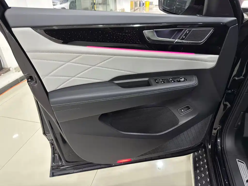 Touron 2024 380TSI four-wheel drive luxury version купить на сайте DeffCars