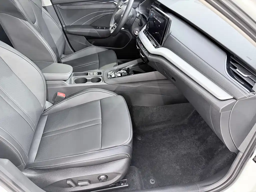 Octavia 2023 facelift PRO TSI280 luxury version купить на сайте DeffCars