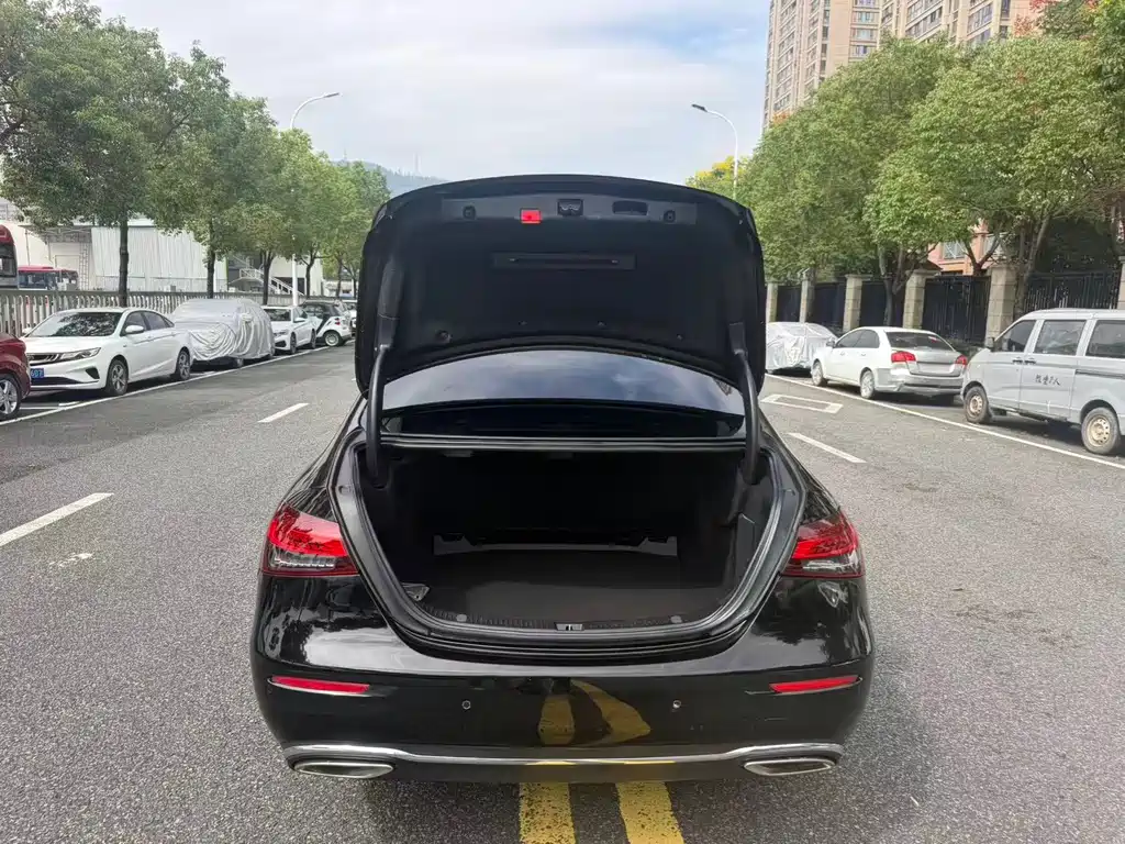 Mercedes-Benz E-Class 2018 E 300 L Luxury Model купить на сайте DeffCars