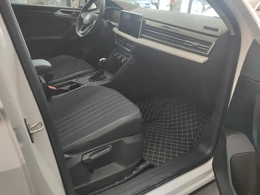 Tiguan L 2023 330TSI automatic two-wheel drive comfort version купить на сайте DeffCars