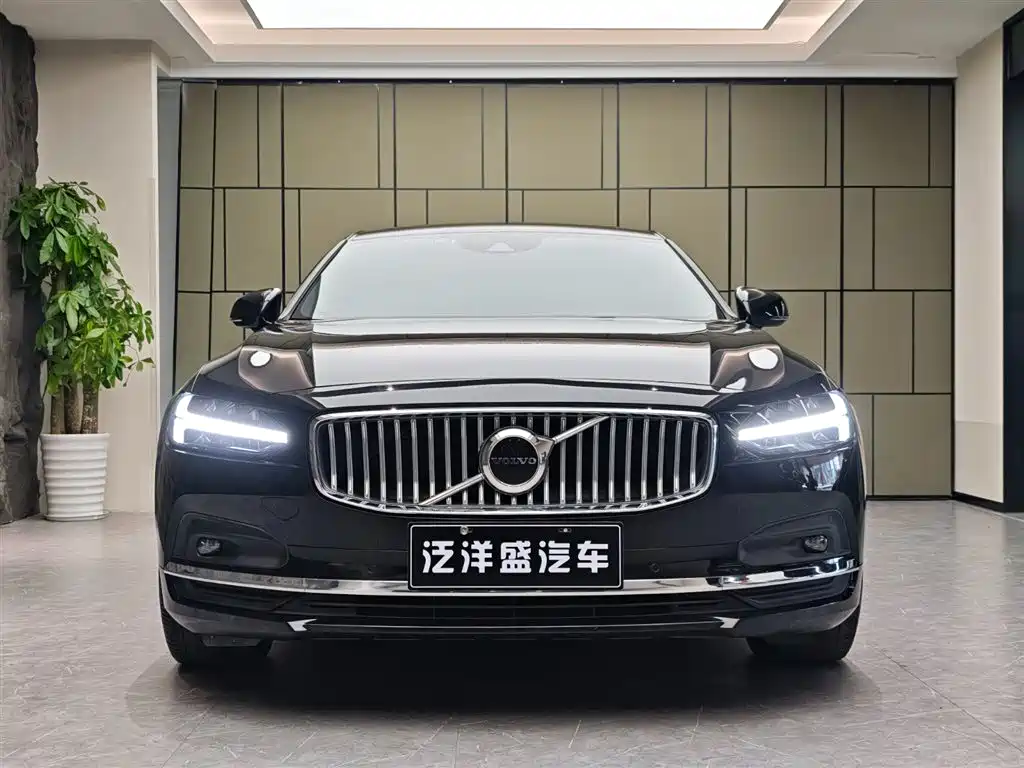 Volvo S90 2021 B5 Zhiyuan Luxury Edition купить на сайте DeffCars