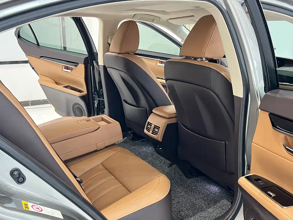 Lexus ES 2015 200 Elite Edition купить на сайте DeffCars