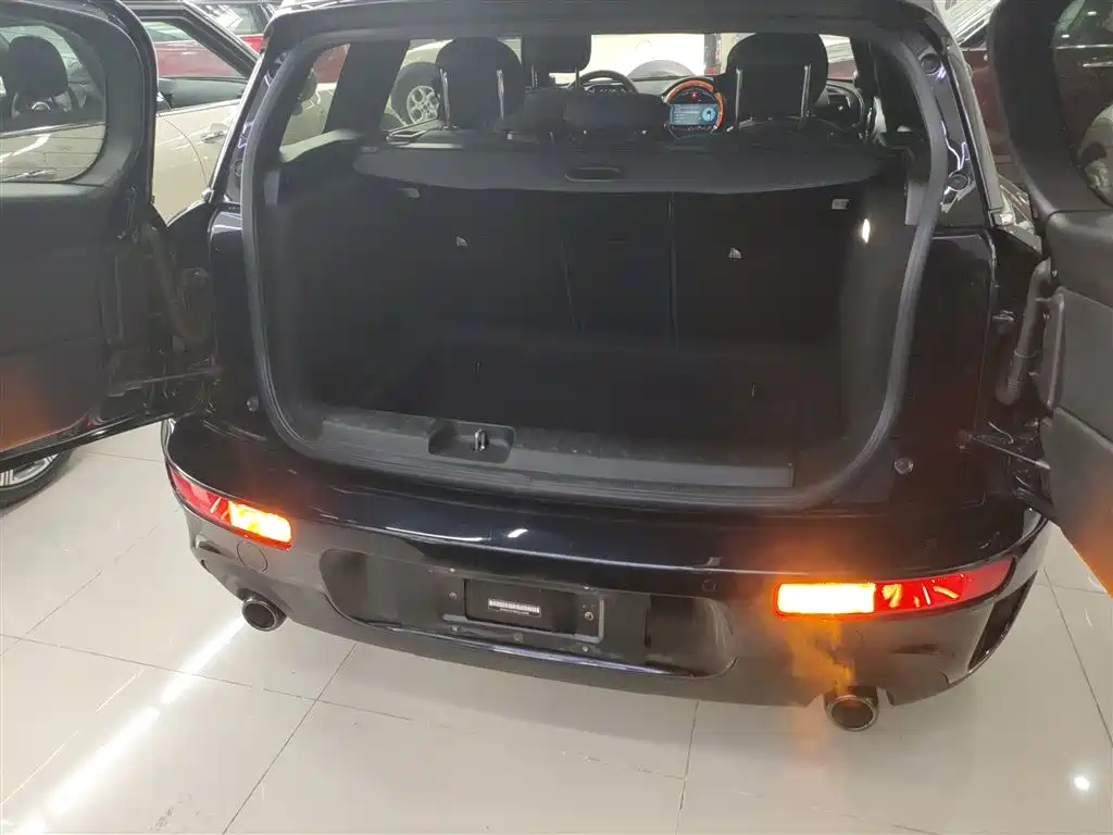 MINI CLUBMAN 2023 facelift 2.0T COOPER S Connoisseur купить на сайте DeffCars