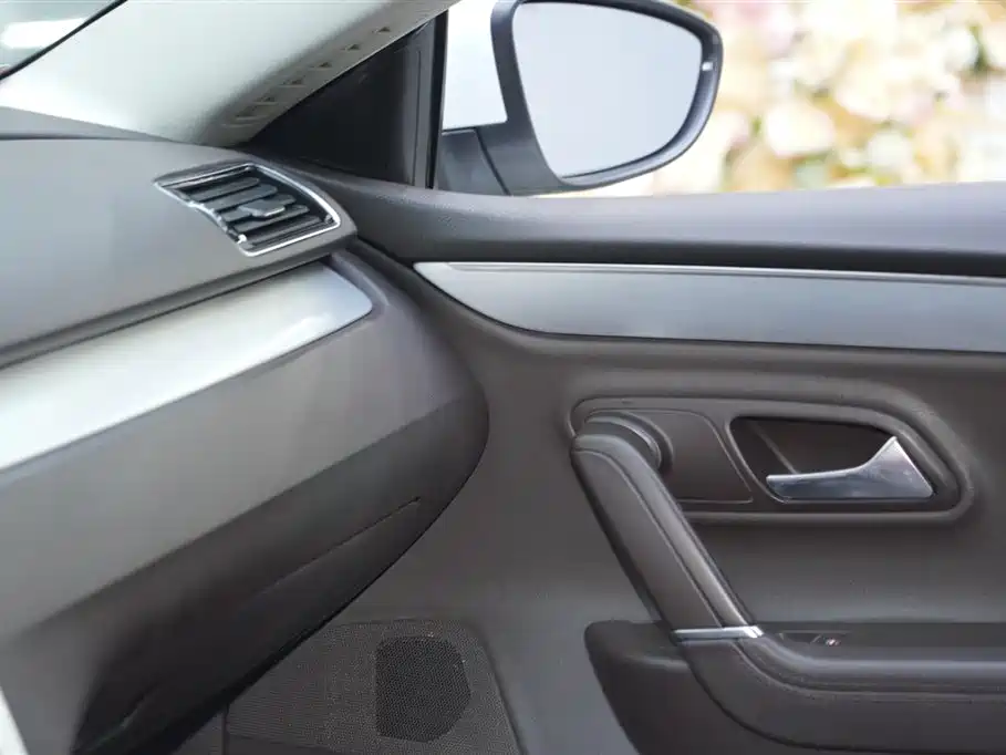 FAW-Volkswagen CC 2018 1.8TSI luxury model купить на сайте DeffCars