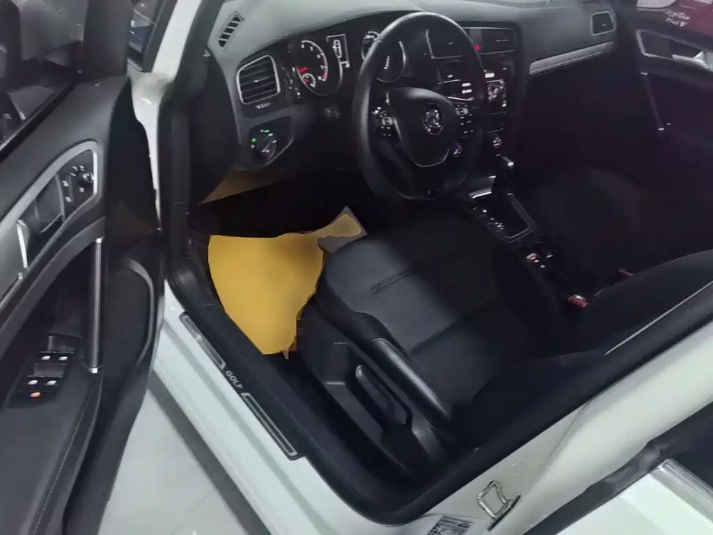 Golf 2019 1.6L automatic comfort model National V купить на сайте DeffCars