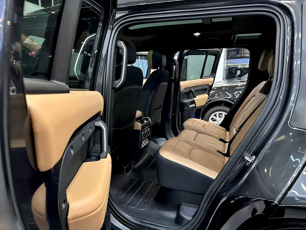 Land Rover Defender 2025 110 3.0T P400 X-Dynamic HSE купить на сайте DeffCars