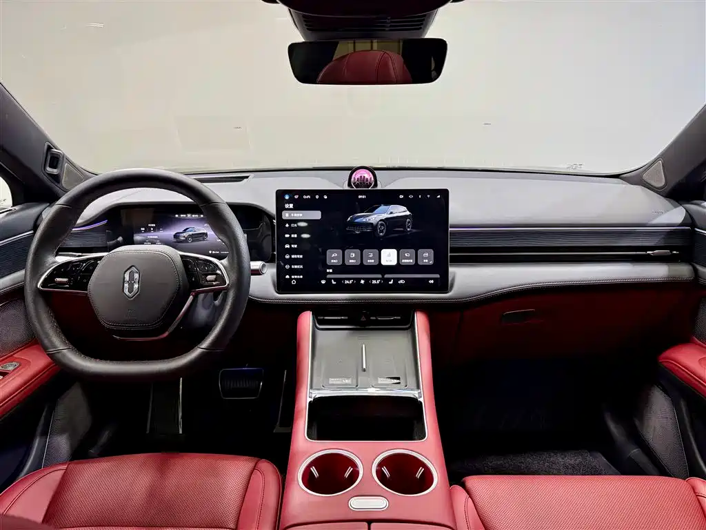 Wenjie M5 2025 extended range Ultra four-wheel drive version купить на сайте DeffCars