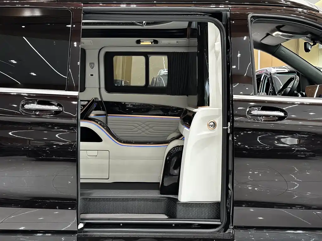 Lorinser VS Series 2025 VS600MX Gulfstream·Four Seats купить на сайте DeffCars