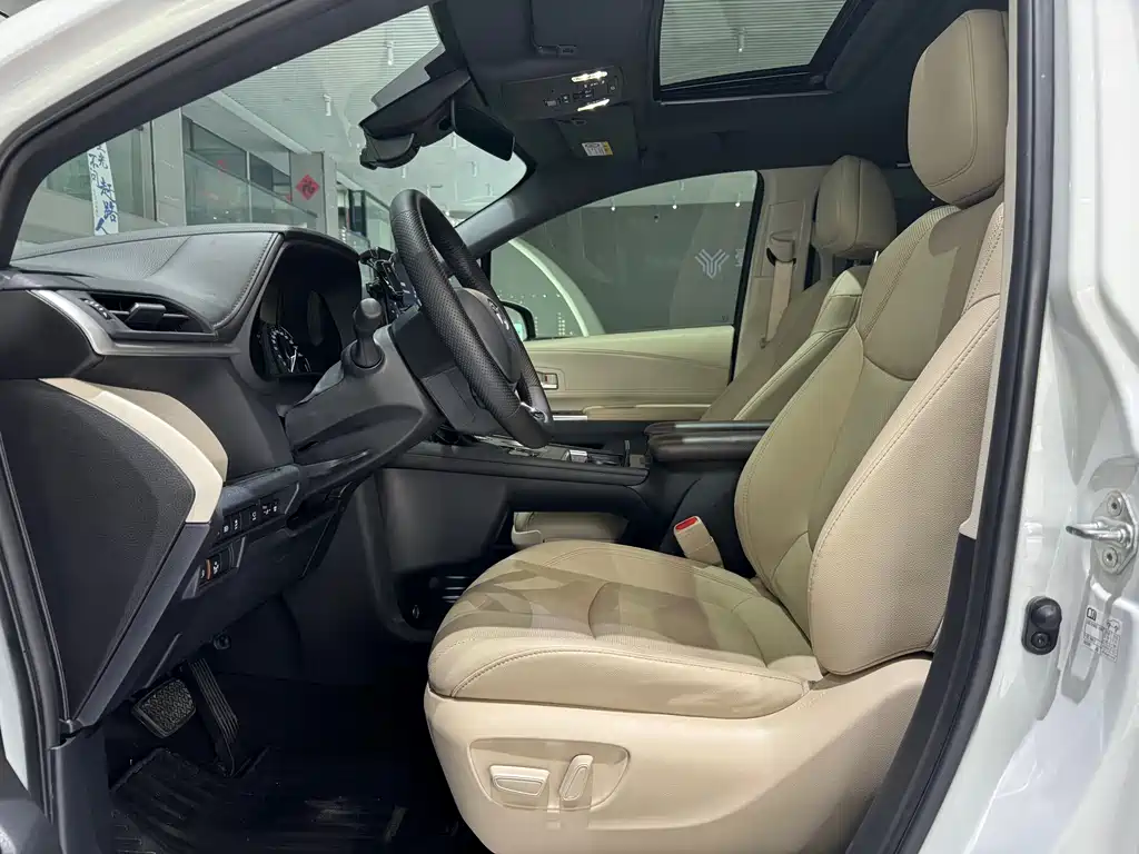 Grevia 2023 2.5L Hybrid Monarch VIP Edition купить на сайте DeffCars