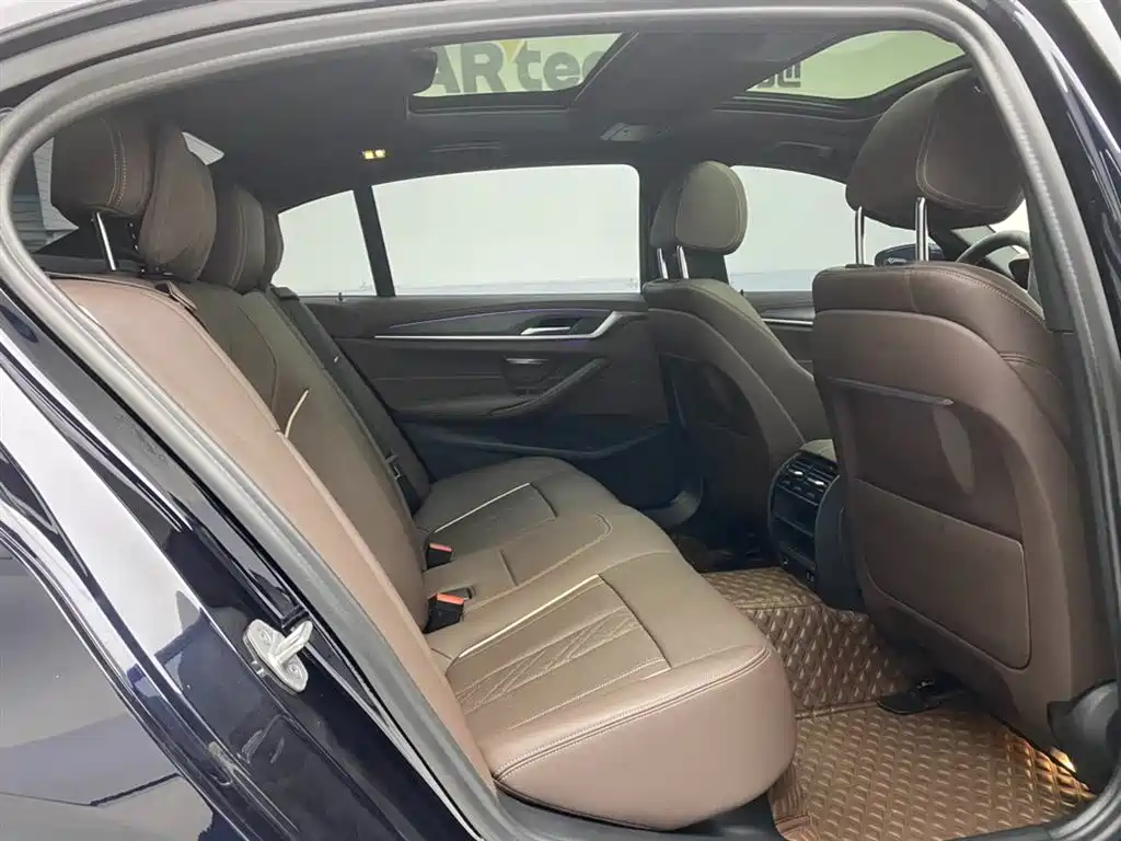 BMW 5 Series 2021 530Li Leading M Sports Package купить на сайте DeffCars