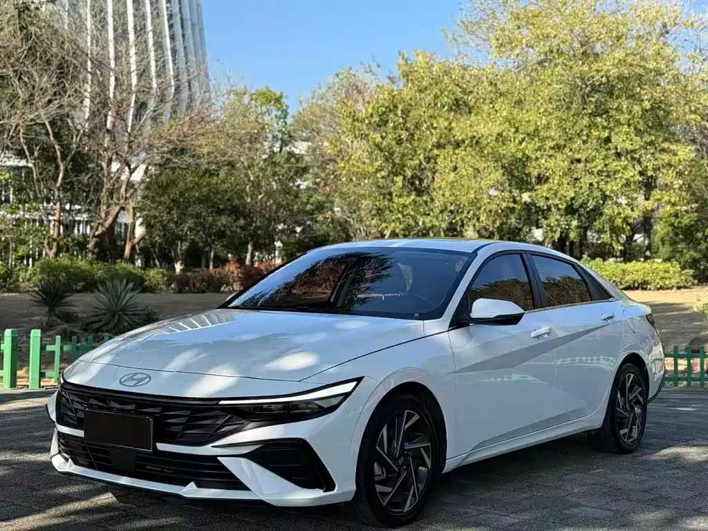 Elantra 2023 1.5L CVT LUX Premium Edition купить на сайте DeffCars