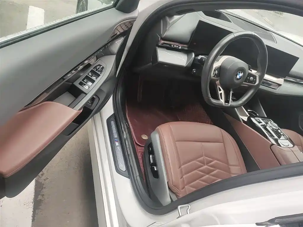 BMW 5 Series 2025 530Li Exclusive M Sports Package купить на сайте DeffCars