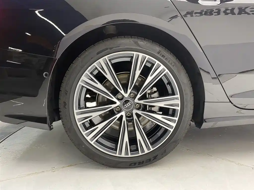 Audi A6L 2024 45 TFSI quattro exclusive dynamic model купить на сайте DeffCars