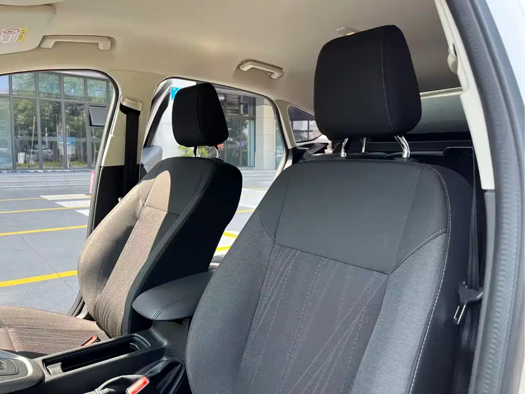 Focus 2018 hatchback classic 1.6L automatic comfort smart mobility version купить на сайте DeffCars