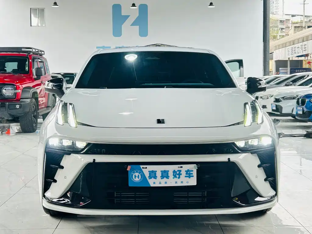 Lynk & Co 03 2025 1.5TD DCT Champion Edition Pro купить на сайте DeffCars