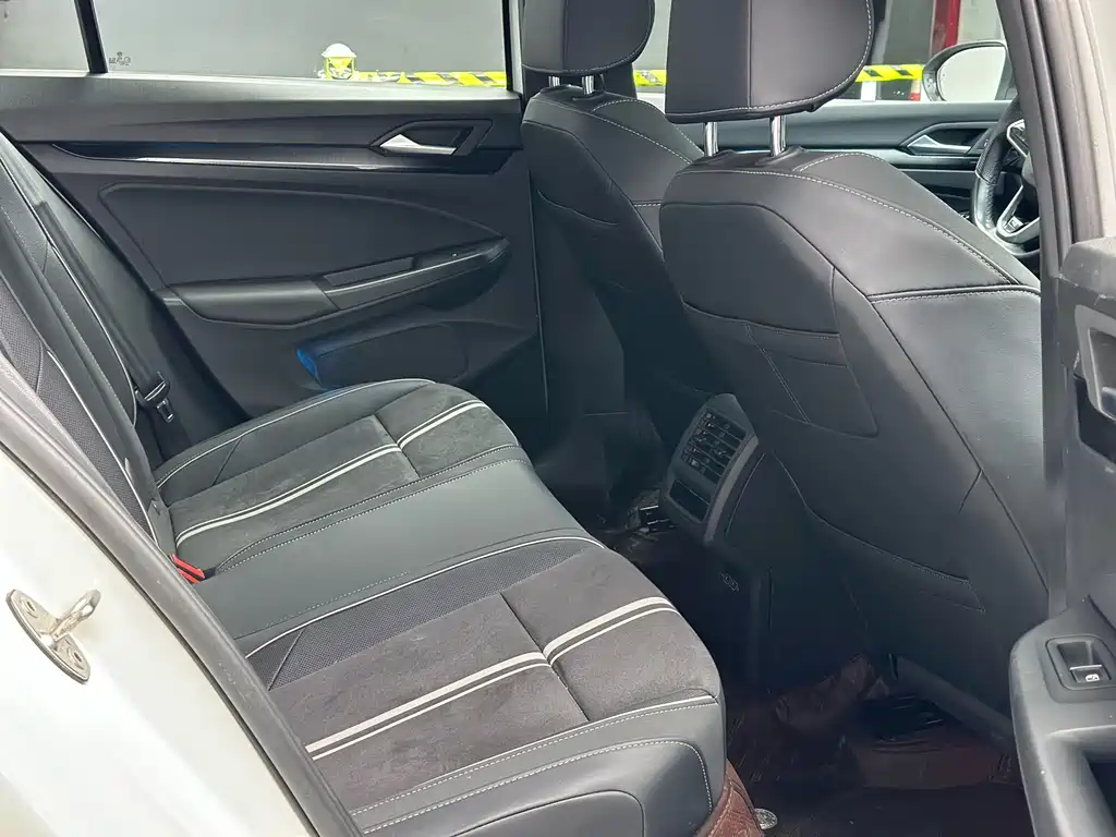 Golf 2023 facelift 280TSI DSG R-Line Lite купить на сайте DeffCars